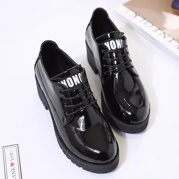 Høj kvalitet kvinders oxford sko platform sko patent læder non-slip spids tå gennemgang vin rød brogue sko mærke